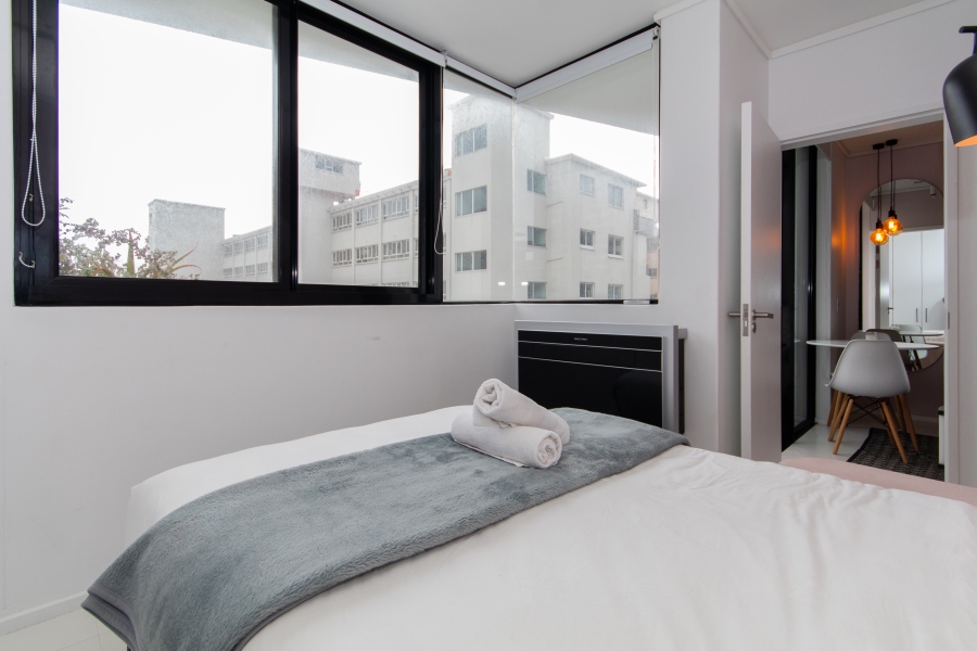 1 Bedroom Property for Sale in Sea Point Western Cape